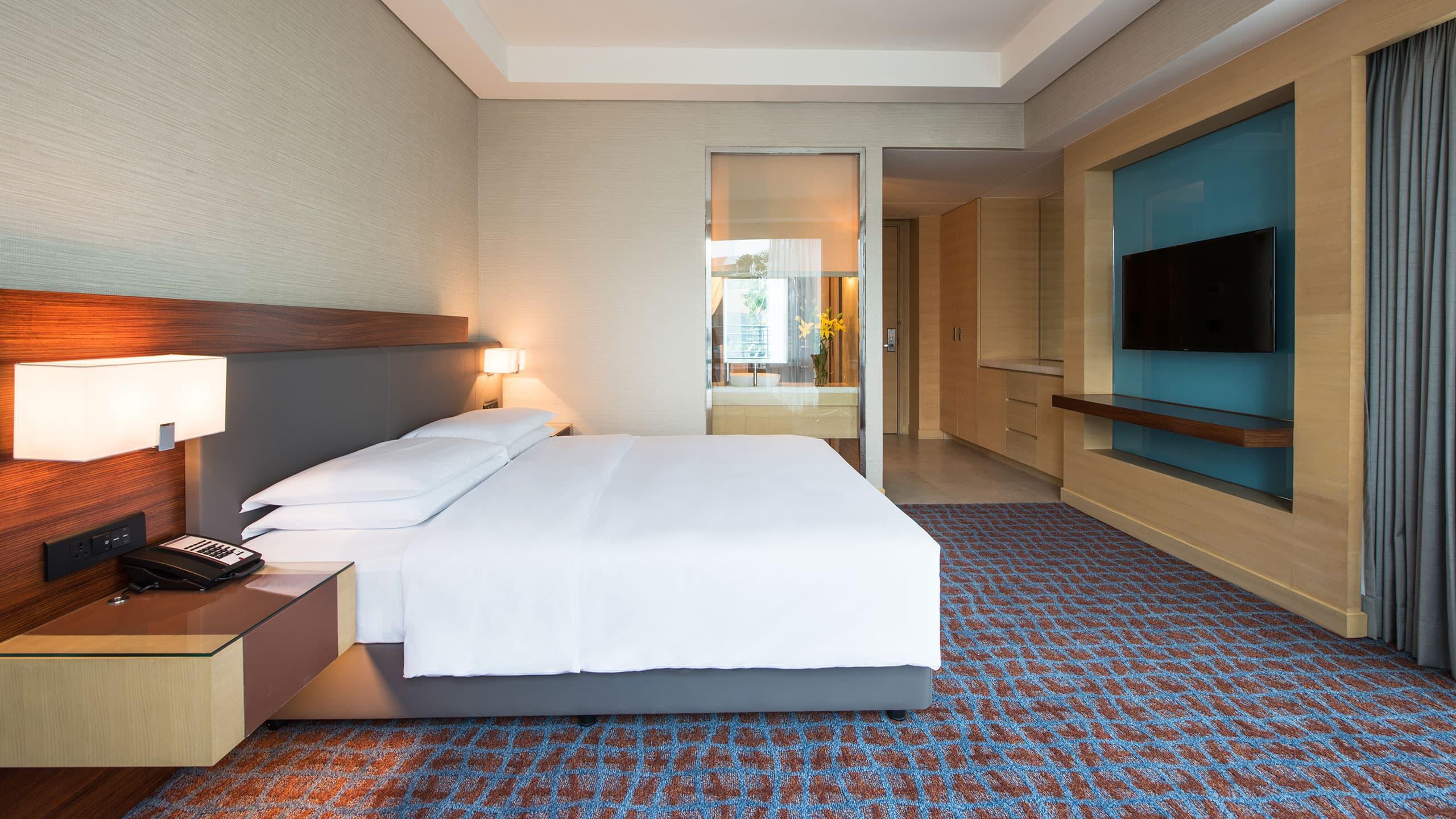 Отель Hyatt Regency Lucknow Gomti Nagar Экстерьер фото A bedroom at the hotel