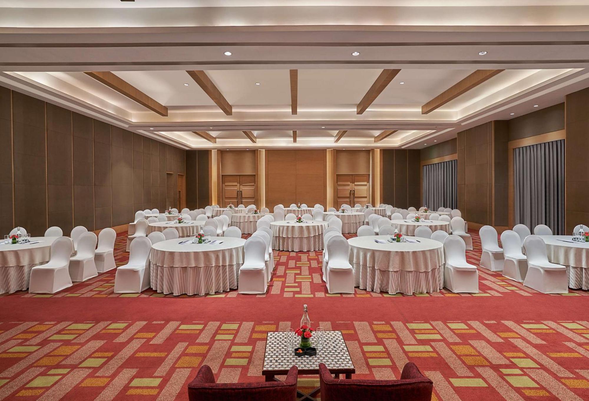 Отель Hyatt Regency Lucknow Gomti Nagar Экстерьер фото