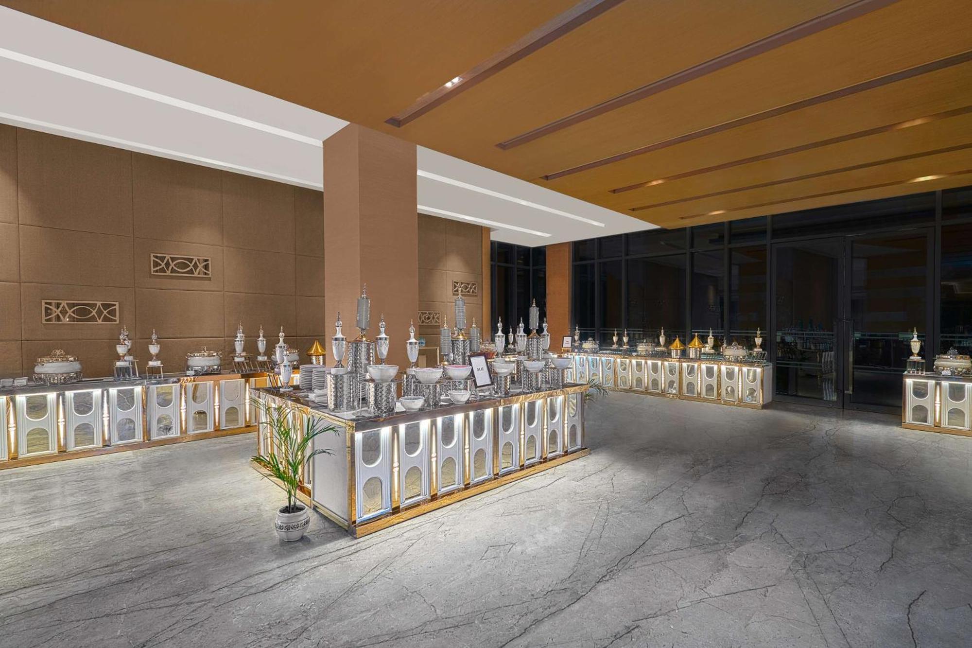 Отель Hyatt Regency Lucknow Gomti Nagar Экстерьер фото